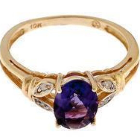 CHRISTMAS SPECIAL! 10Kt Yellow Gold Amethyst & Diamond-Accent Ring - Picture 6 of 6